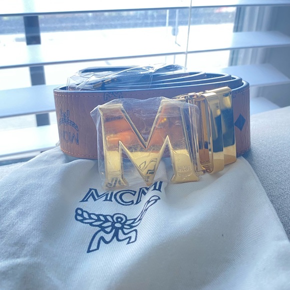 BRAND NEW MCM REVERSIBLE BELT - Picture 2 of 3